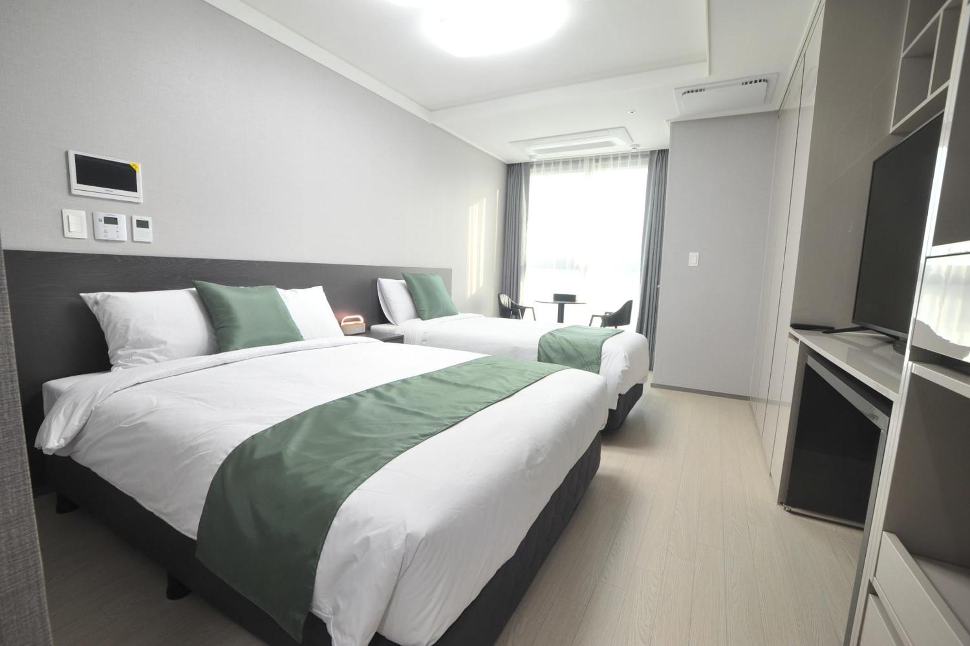 Coopstay Yeosu Hotel Zewnętrze zdjęcie