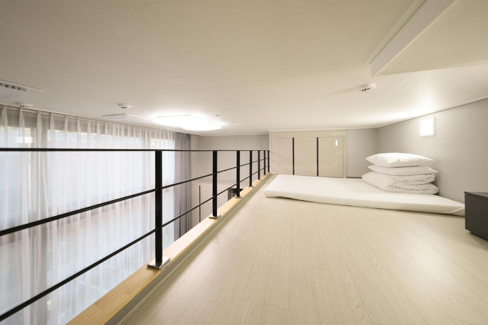 Coopstay Yeosu Hotel Zewnętrze zdjęcie