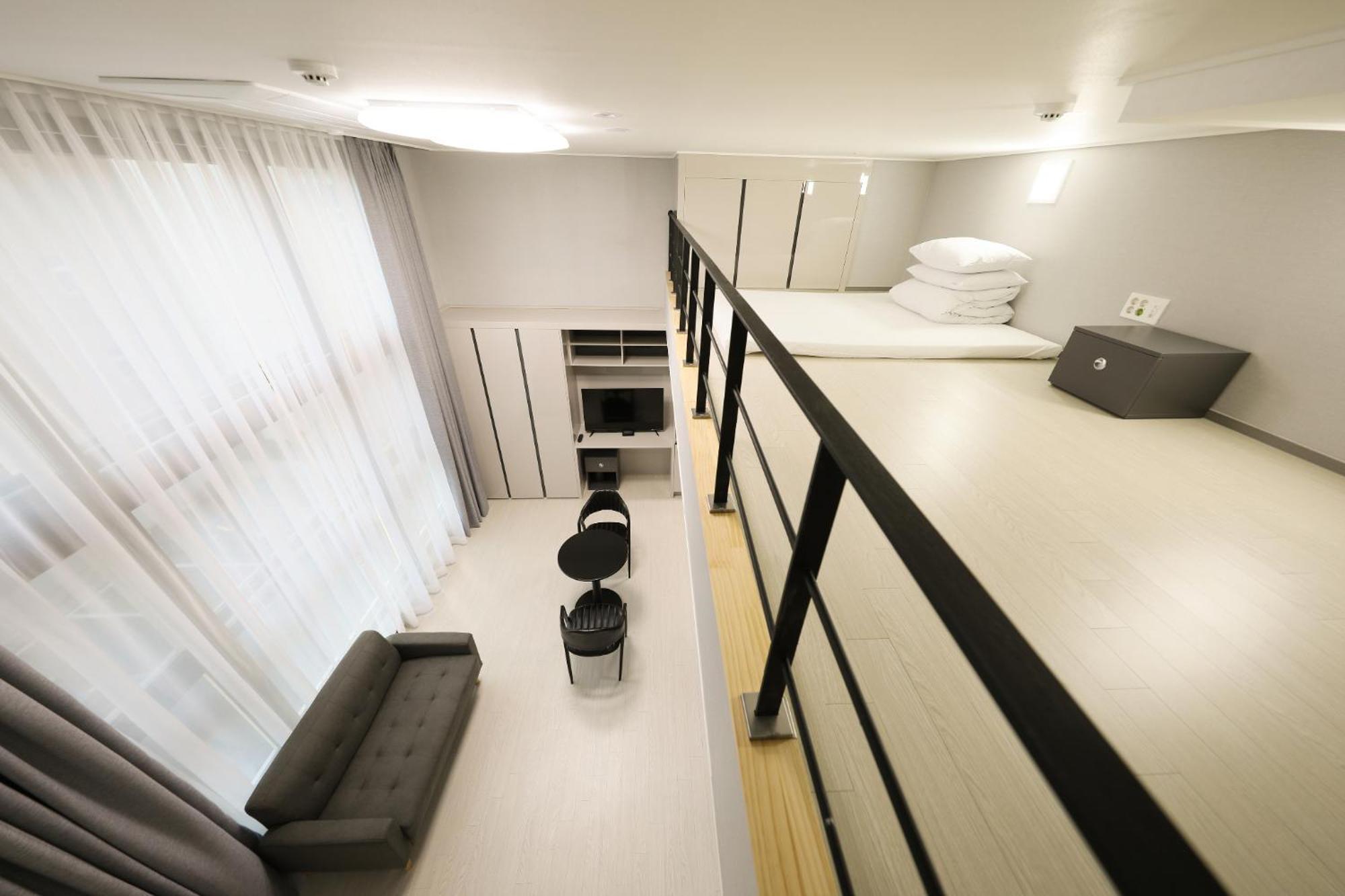 Coopstay Yeosu Hotel Zewnętrze zdjęcie