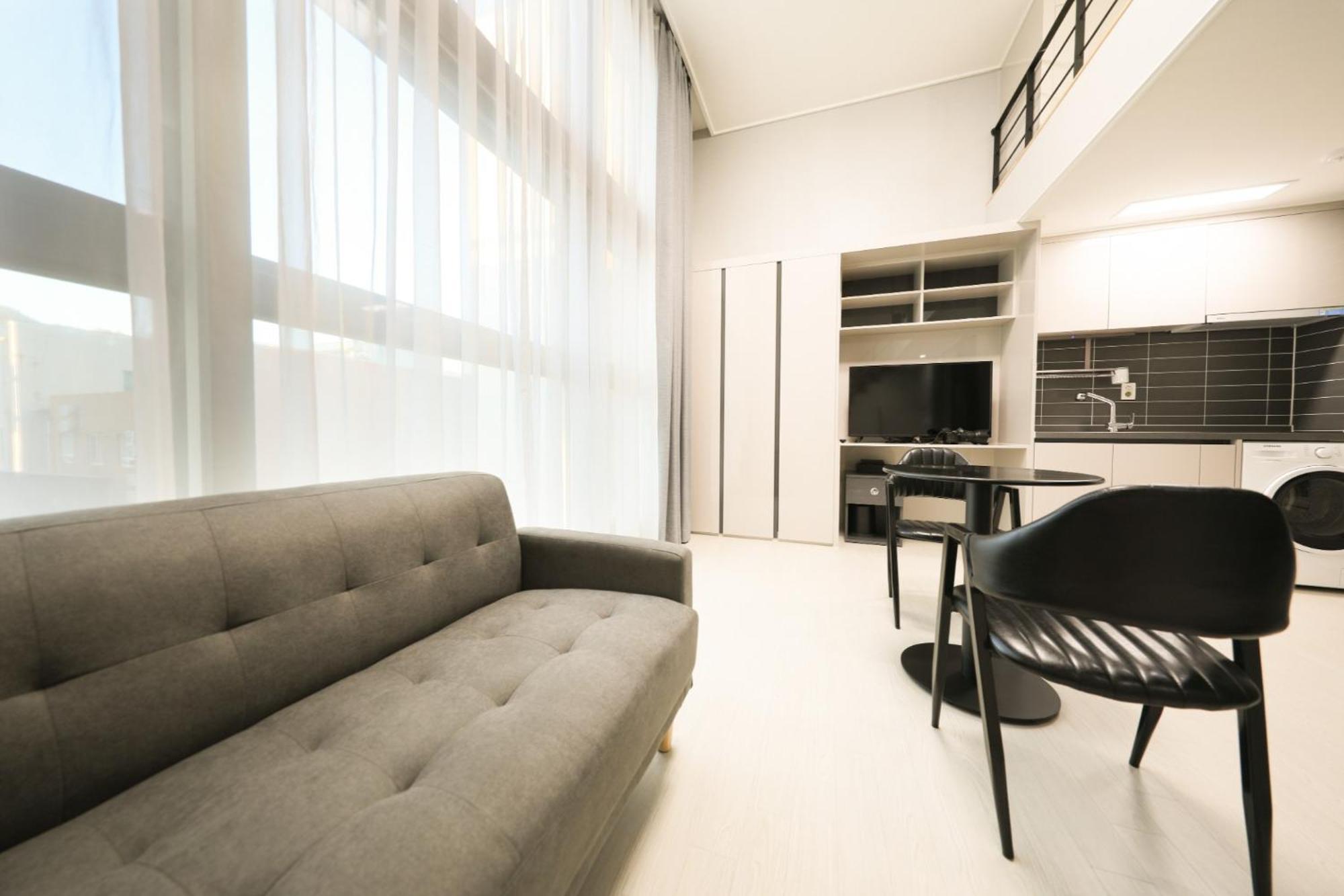 Coopstay Yeosu Hotel Zewnętrze zdjęcie